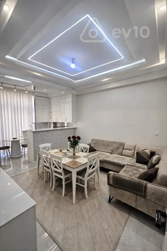 Satılır 2 otaqlı yeni tikili 60 m²