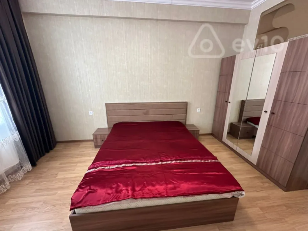 Kirayə verilir 3 otaqlı yeni tikili 85 m²