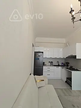 Kirayə verilir 2 otaqlı yeni tikili 50 m²