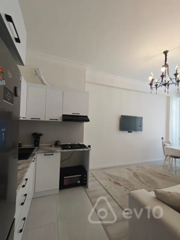 Kirayə verilir 2 otaqlı yeni tikili 50 m²