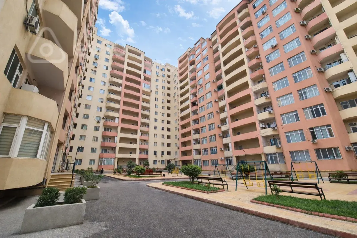 Satılır 3 otaqlı yeni tikili 76 m²