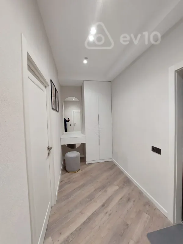 Kirayə verilir 3 otaqlı yeni tikili 70 m²