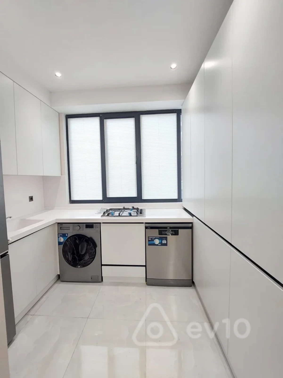 Kirayə verilir 3 otaqlı yeni tikili 70 m²