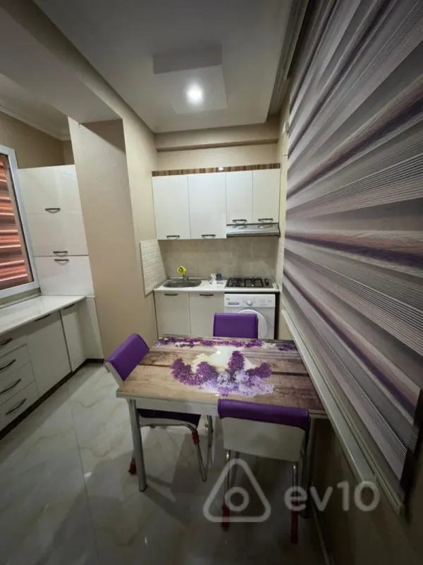 Kirayə verilir 2 otaqlı yeni tikili 62 m²