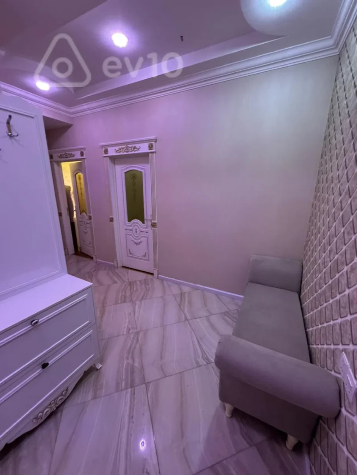 Kirayə verilir 2 otaqlı yeni tikili 62 m²