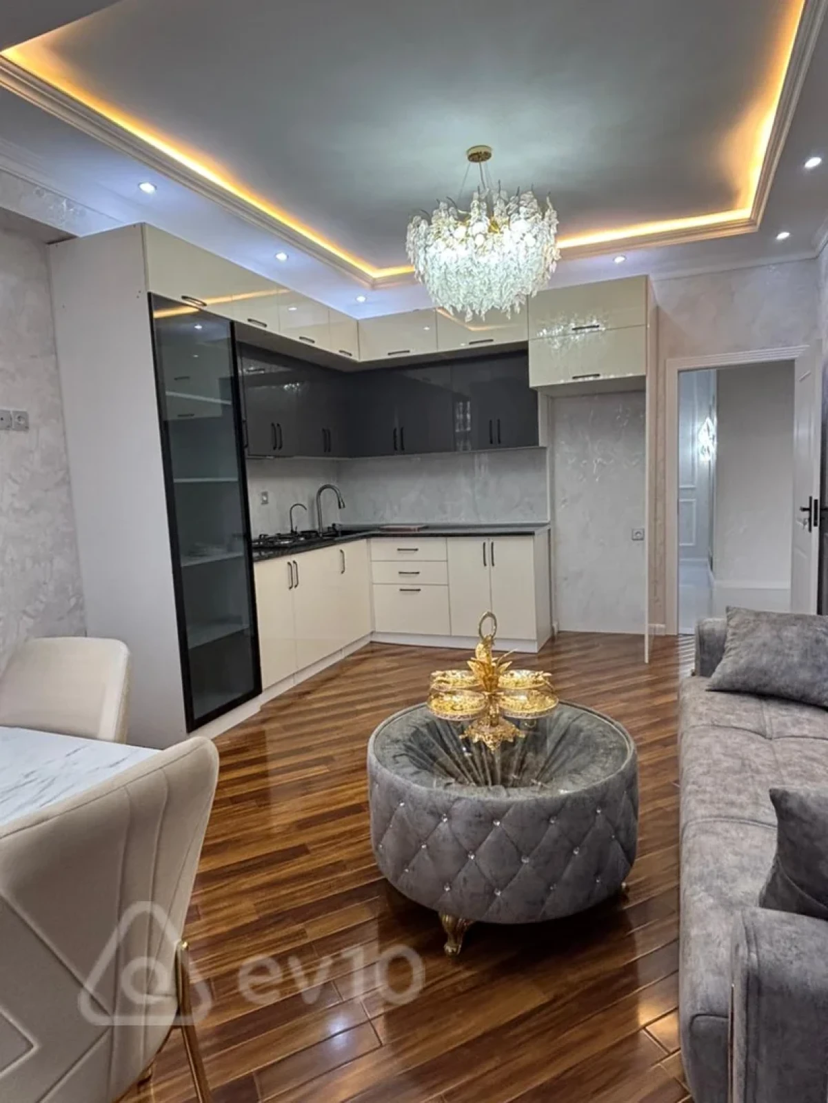 Satılır 3 otaqlı yeni tikili 80 m²