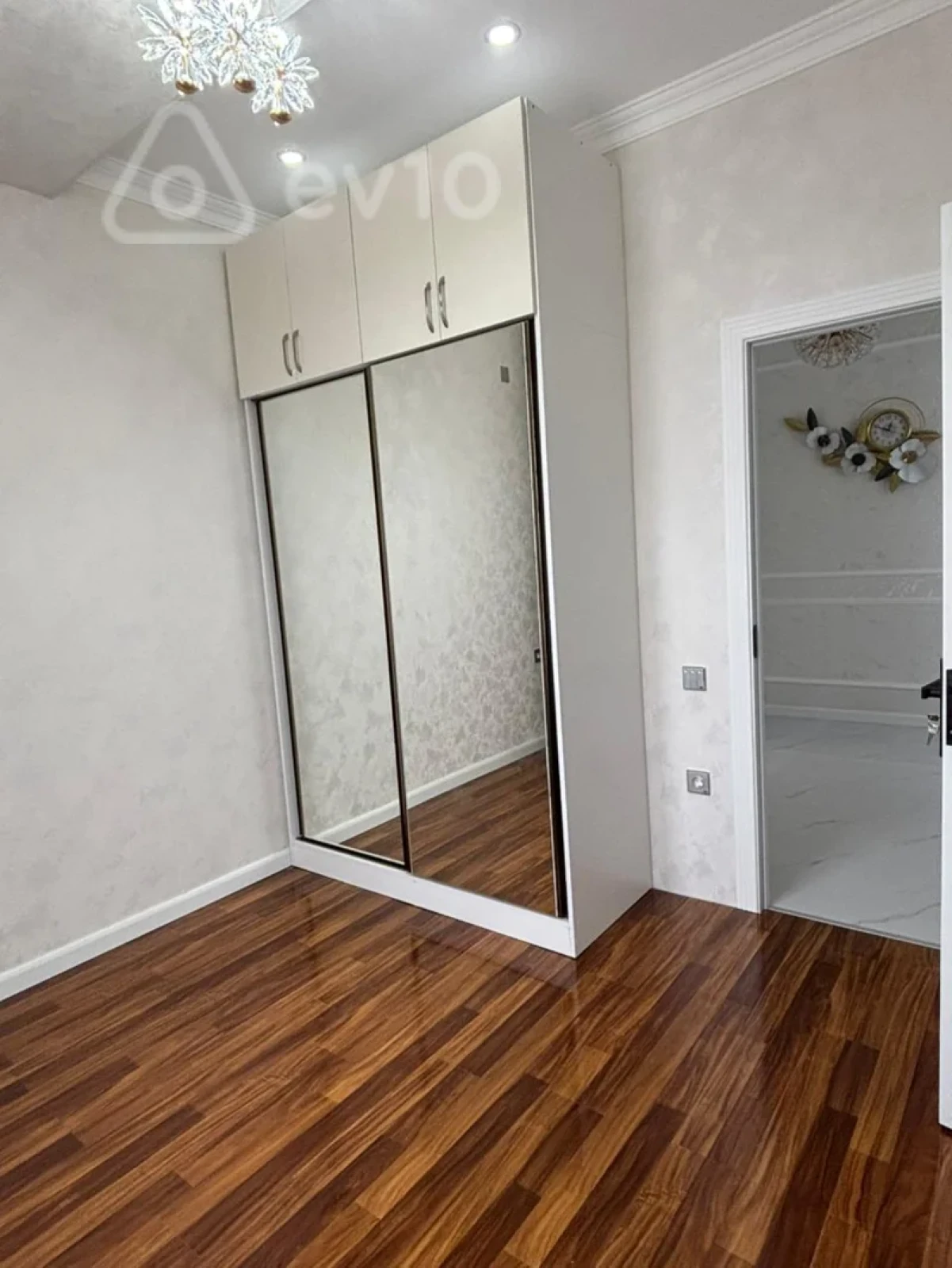Satılır 3 otaqlı yeni tikili 80 m²
