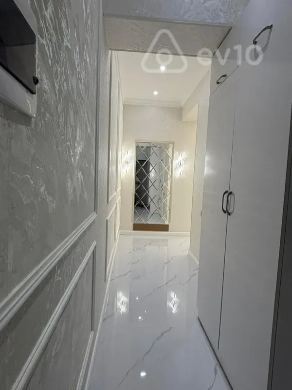 Satılır 3 otaqlı yeni tikili 80 m²