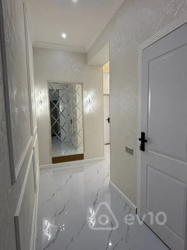 Satılır 3 otaqlı yeni tikili 80 m²