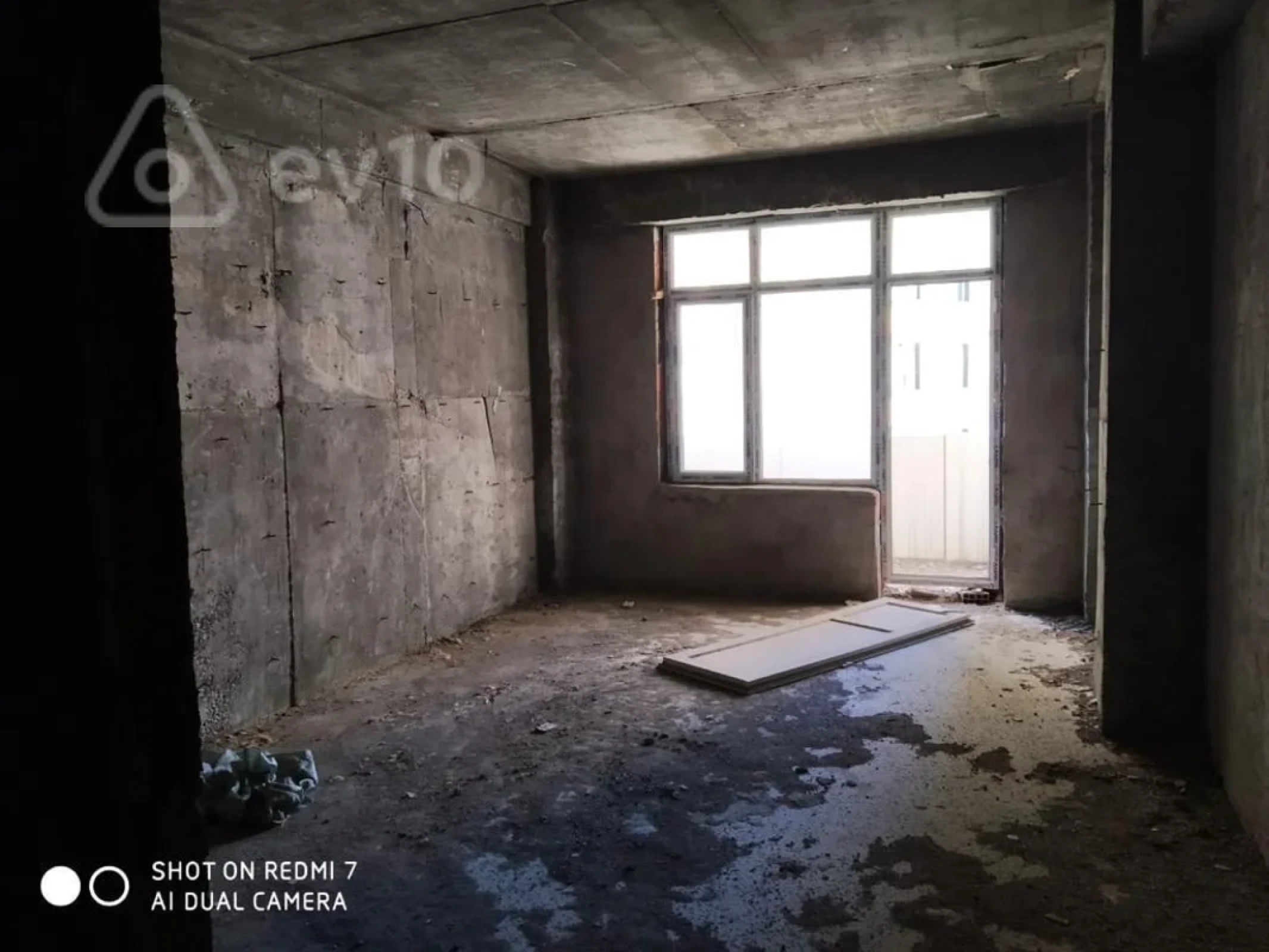 Satılır 4 otaqlı yeni tikili 175 m²