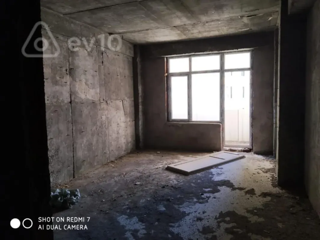 Satılır 4 otaqlı yeni tikili 175 m²