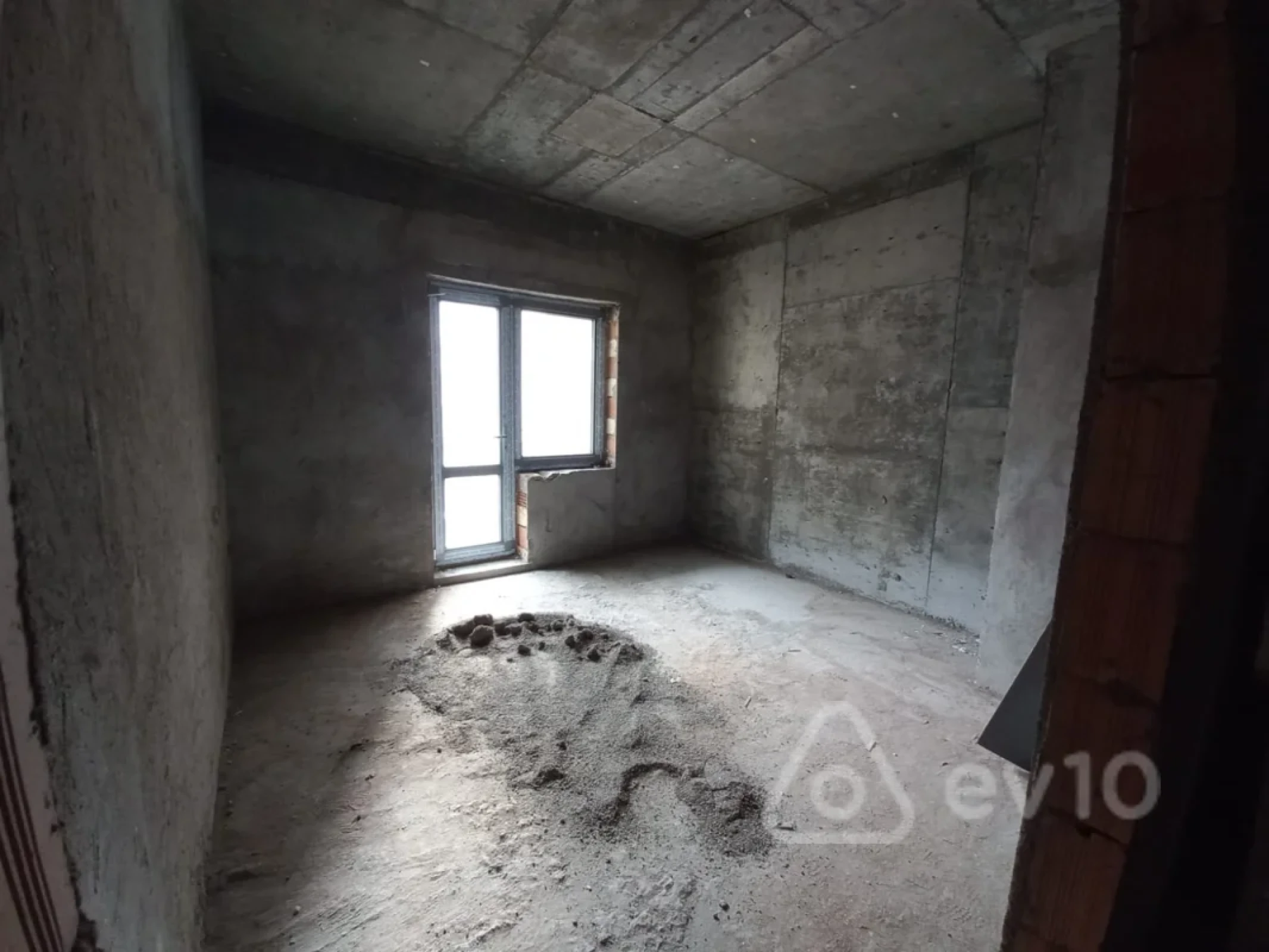 Satılır 4 otaqlı yeni tikili 175 m²