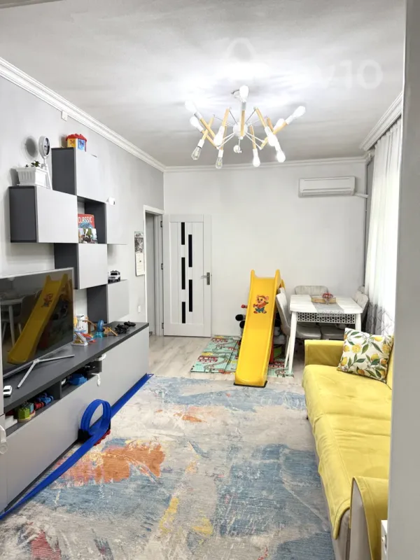 Satılır 2 otaqlı köhnə tikili 43 m²