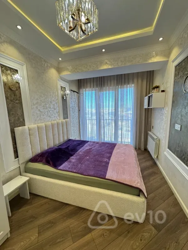 Kirayə verilir 4 otaqlı yeni tikili 135 m²