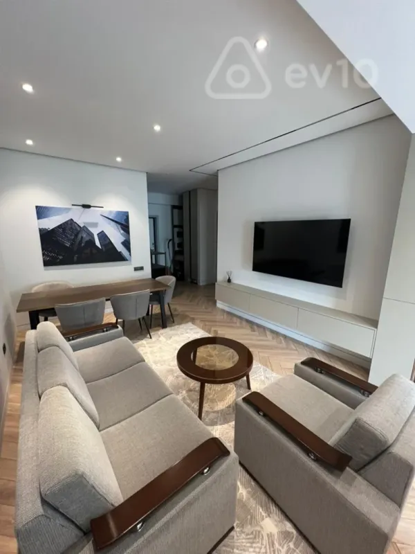 Kirayə verilir 2 otaqlı yeni tikili 82 m²