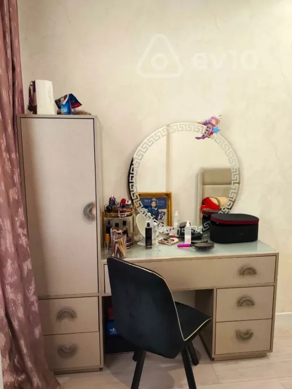 Kirayə verilir 4 otaqlı yeni tikili 130 m²