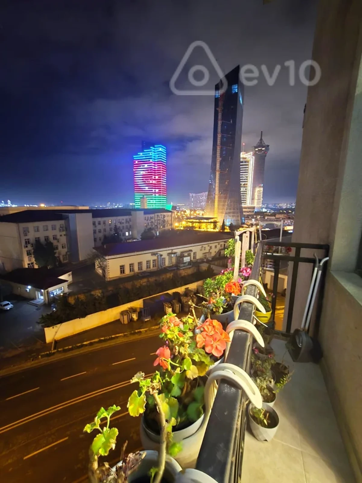 Kirayə verilir 4 otaqlı yeni tikili 130 m²