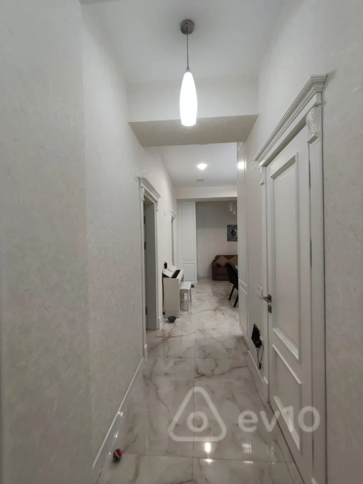 Kirayə verilir 4 otaqlı yeni tikili 130 m²