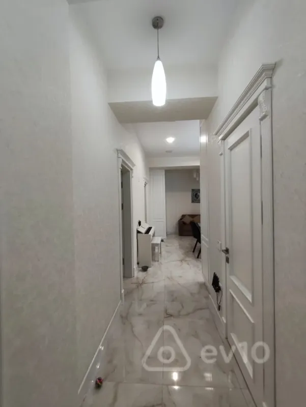 Kirayə verilir 4 otaqlı yeni tikili 130 m²