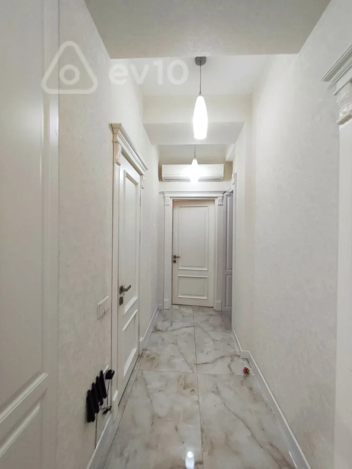 Kirayə verilir 4 otaqlı yeni tikili 130 m²