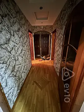 Satılır 4 otaqlı köhnə tikili 70 m²