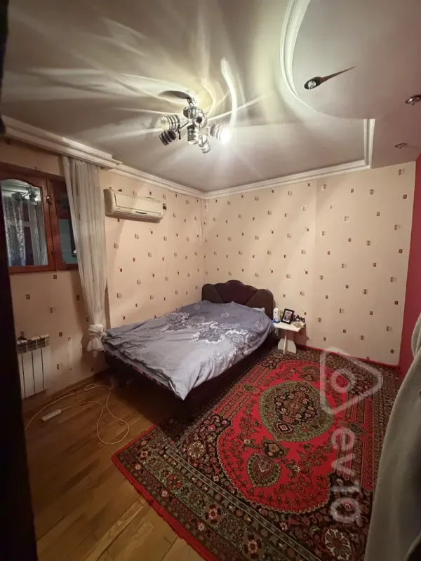 Satılır 4 otaqlı köhnə tikili 70 m²