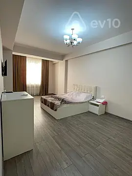 Kirayə verilir 3 otaqlı yeni tikili 140 m²