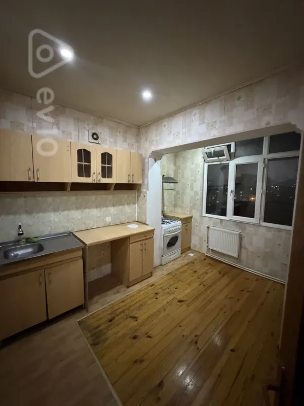 Satılır 2 otaqlı köhnə tikili 60 m²