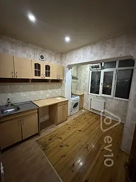 Satılır 2 otaqlı köhnə tikili 60 m²