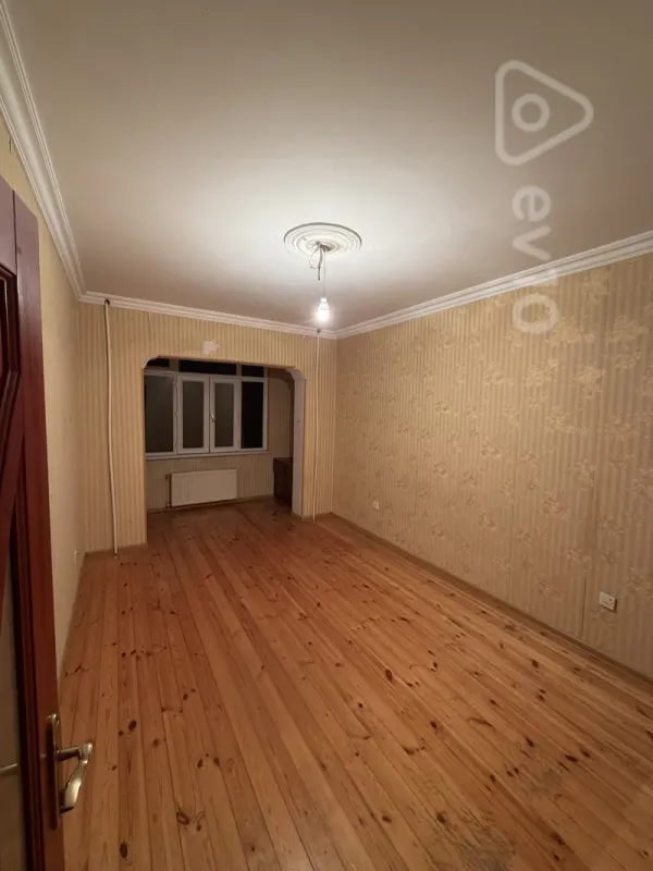Satılır 2 otaqlı köhnə tikili 60 m²