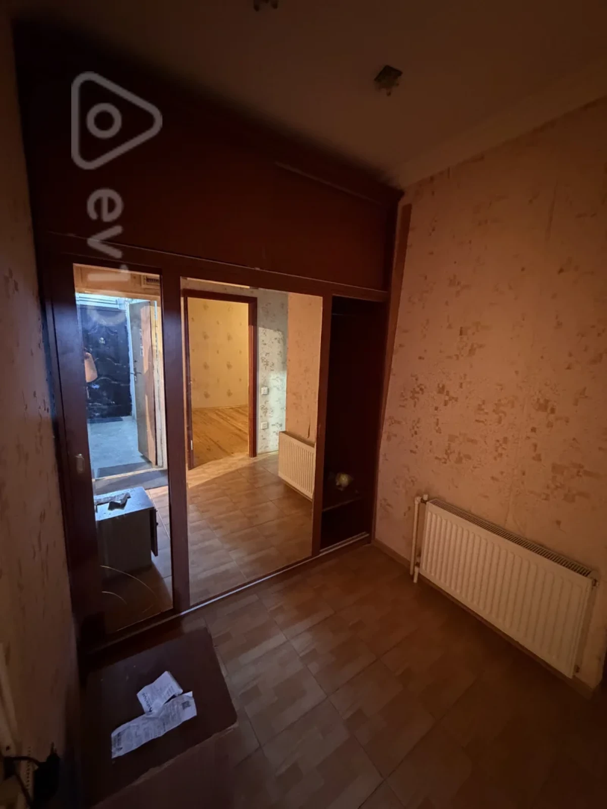 Satılır 2 otaqlı köhnə tikili 60 m²