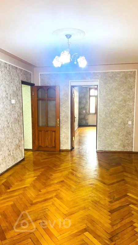 Kirayə verilir 2 otaqlı köhnə tikili 65 m²