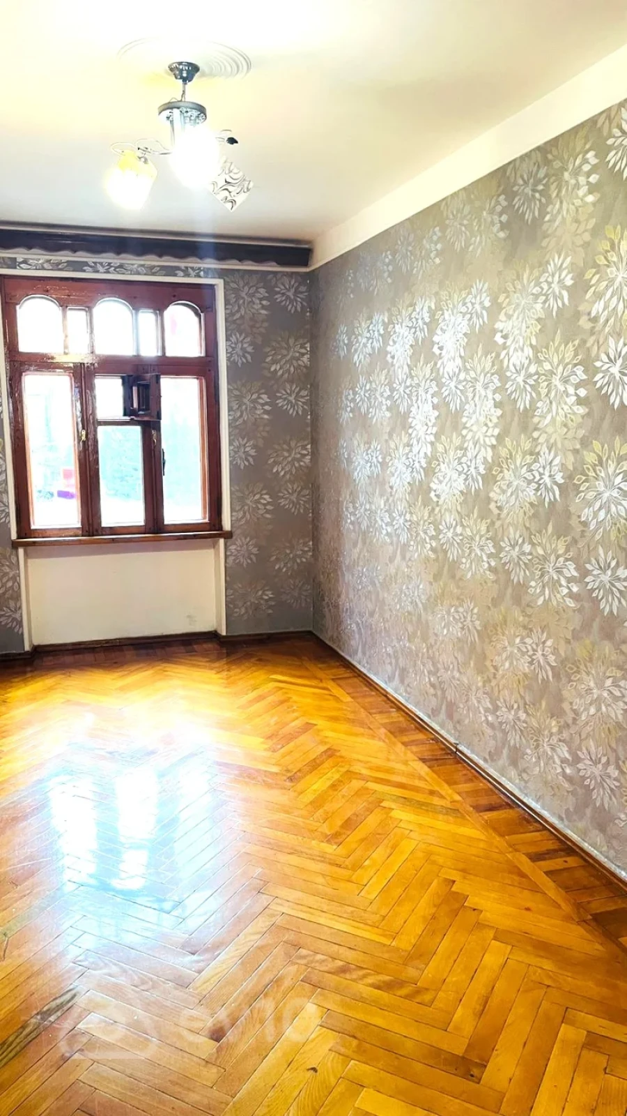 Kirayə verilir 2 otaqlı köhnə tikili 65 m²