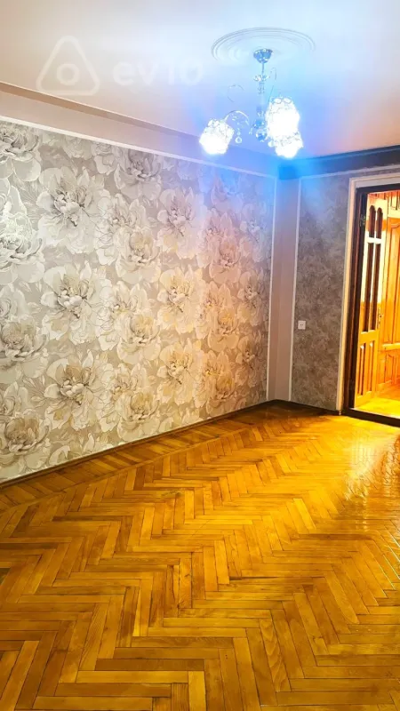 Kirayə verilir 2 otaqlı köhnə tikili 65 m²