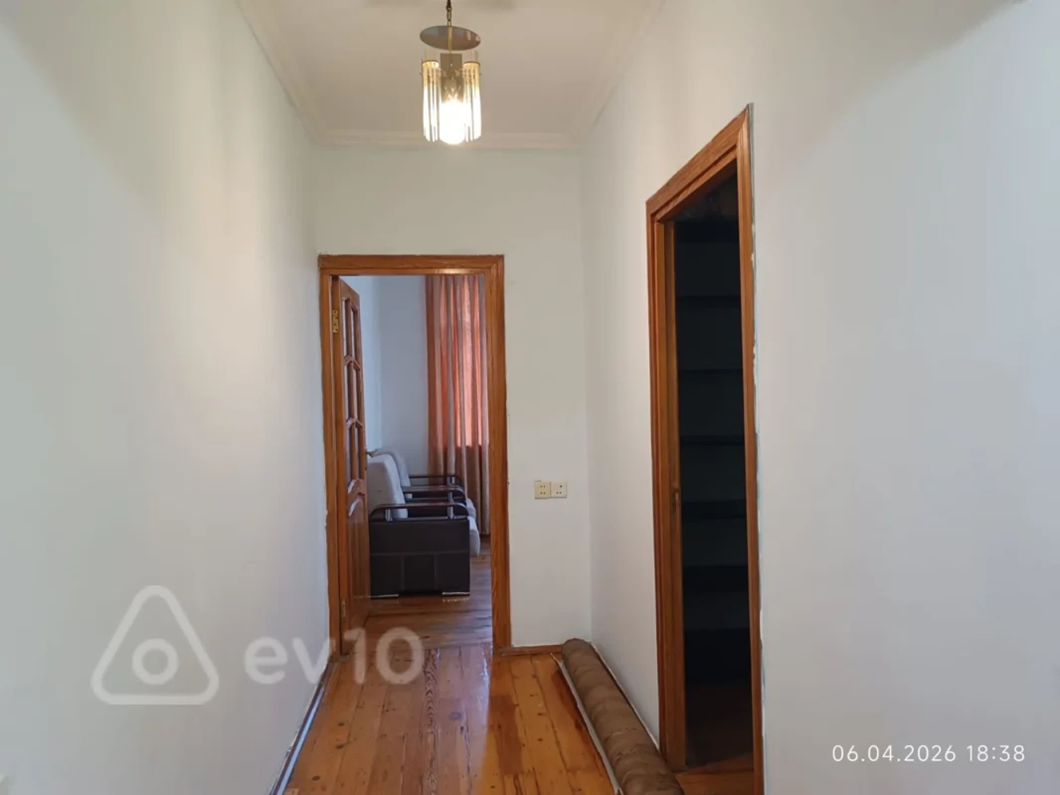 Kirayə verilir 2 otaqlı köhnə tikili 60 m²