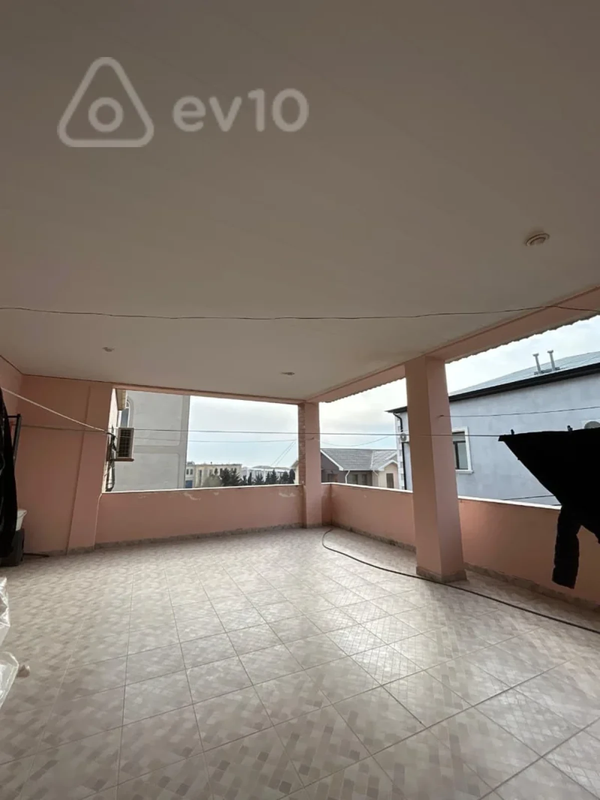 Satılır 6 otaqlı həyət evi 520 m²