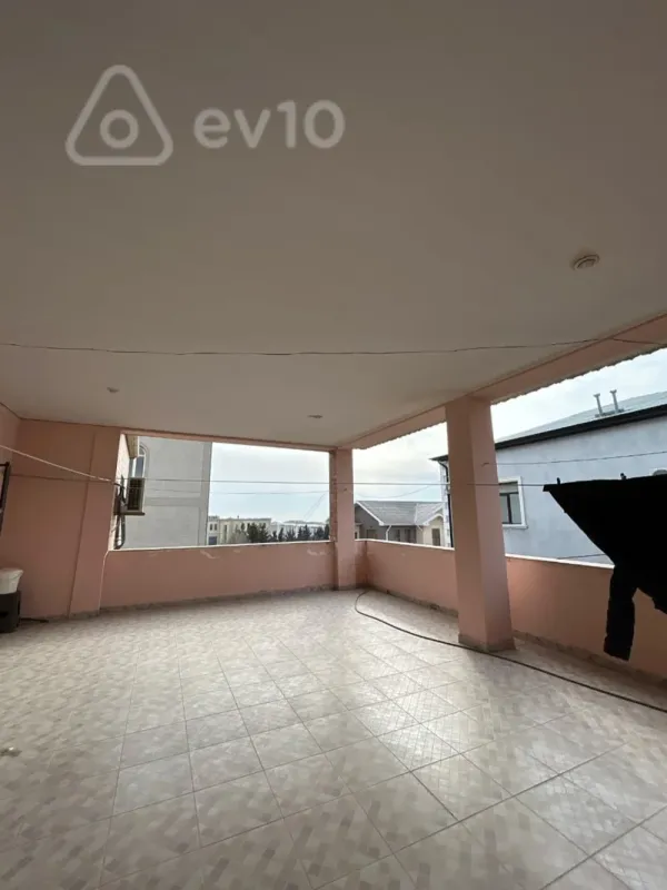 Satılır 6 otaqlı həyət evi 520 m²