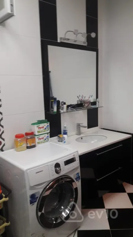 Satılır 6 otaqlı həyət evi 520 m²