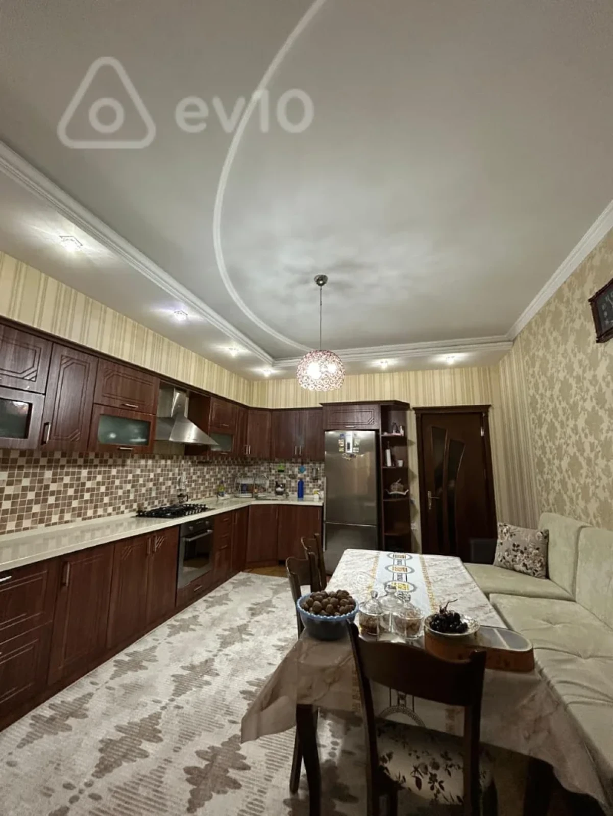 Satılır 6 otaqlı həyət evi 520 m²