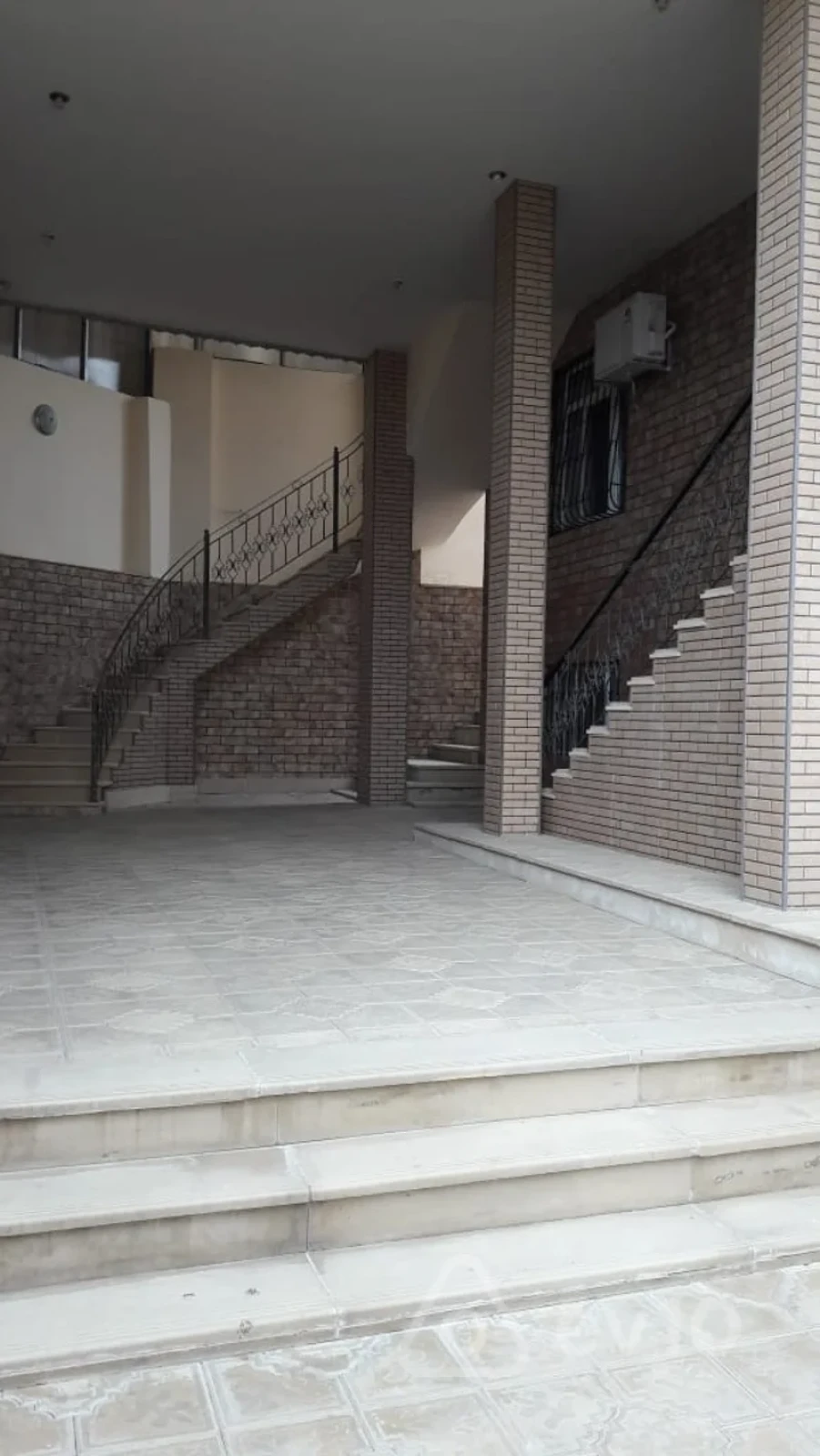 Satılır 6 otaqlı həyət evi 520 m²