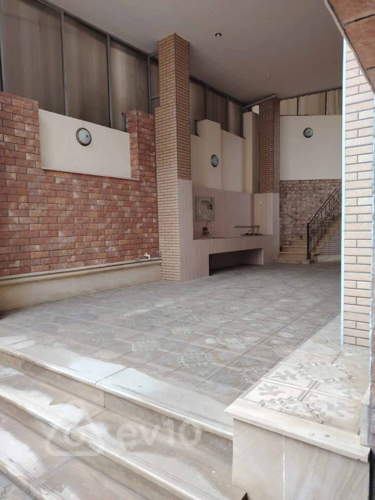 Satılır 6 otaqlı həyət evi 520 m²