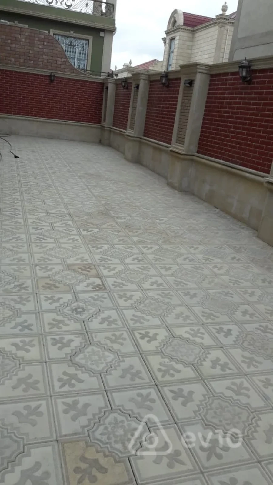 Satılır 6 otaqlı həyət evi 520 m²