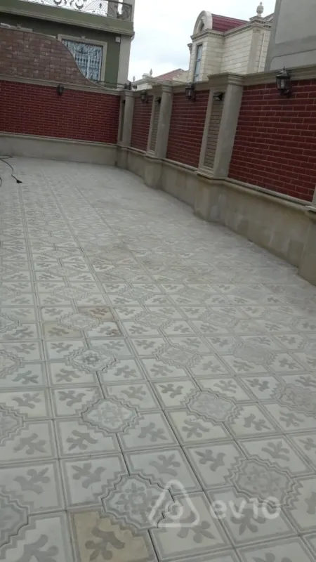 Satılır 6 otaqlı həyət evi 520 m²