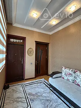 Satılır 6 otaqlı həyət evi 520 m²