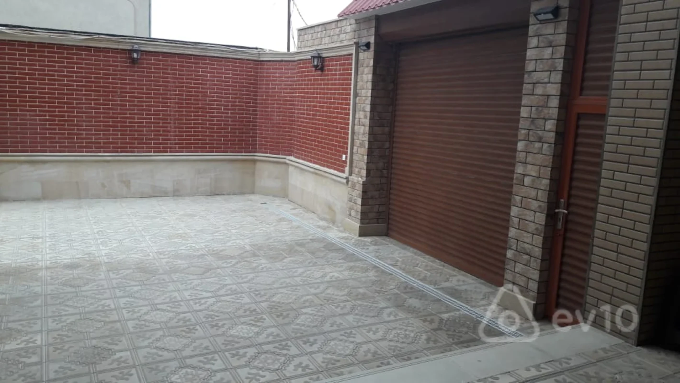 Satılır 6 otaqlı həyət evi 520 m²