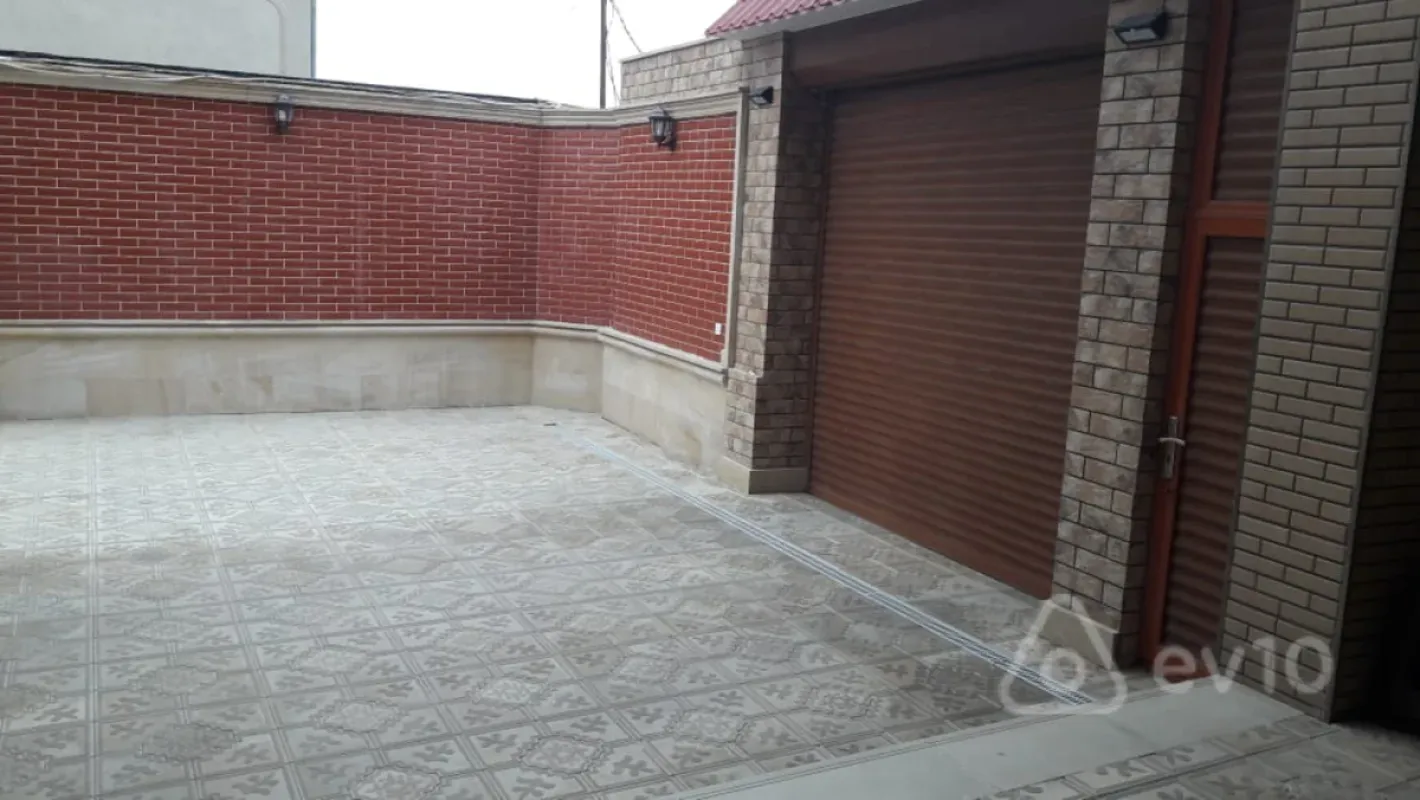 Satılır 6 otaqlı həyət evi 520 m²