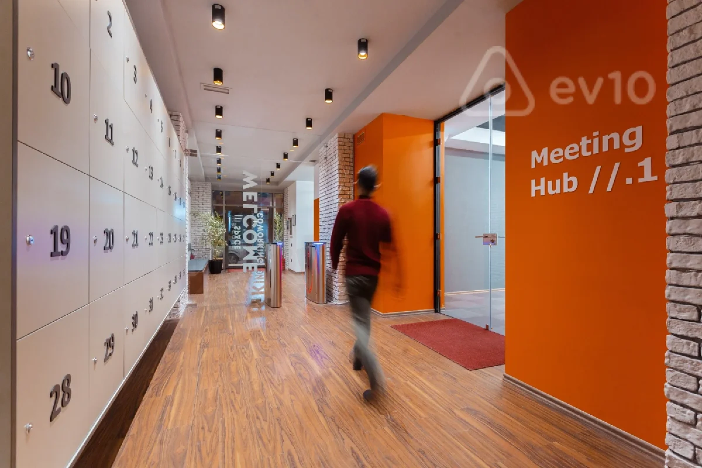 Kirayə verilir 12 otaqlı ofis 870 m²