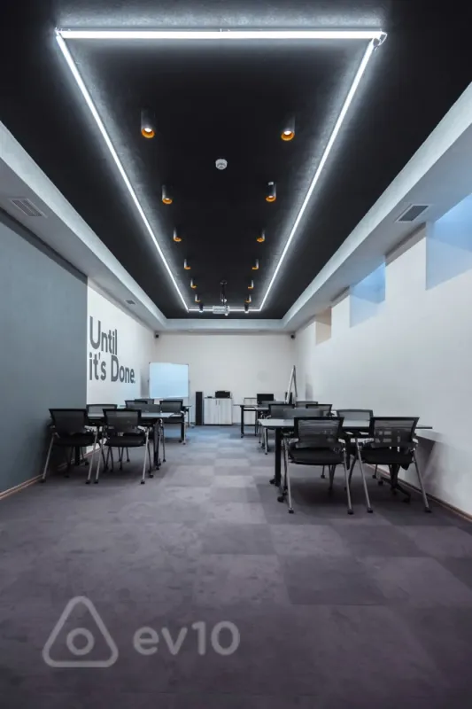 Kirayə verilir 12 otaqlı ofis 870 m²