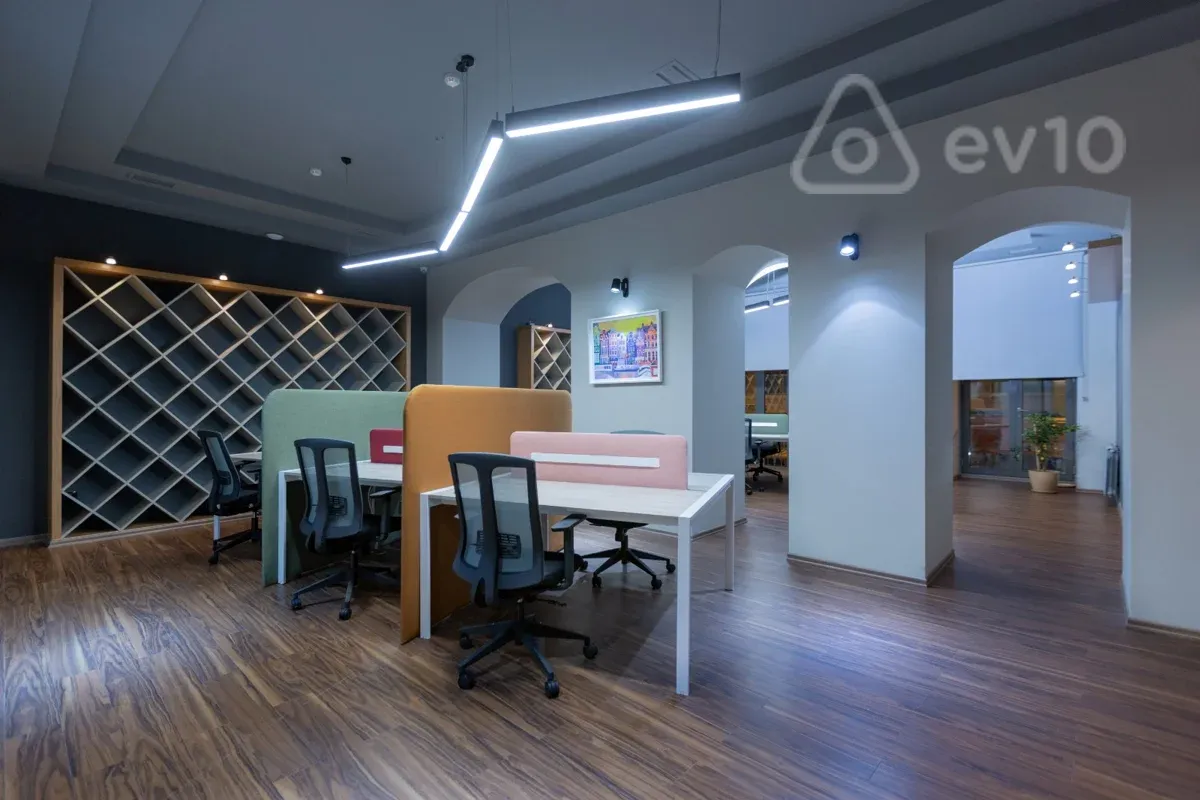 Kirayə verilir 12 otaqlı ofis 870 m²