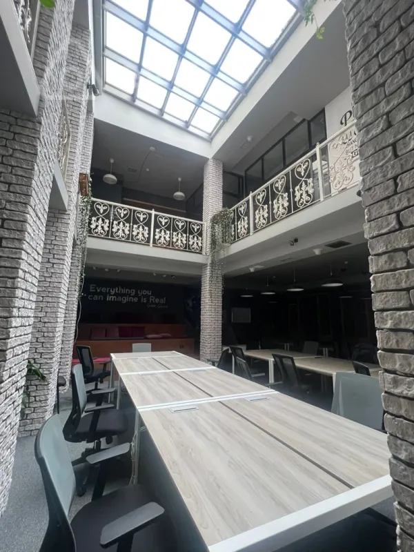 Kirayə verilir 12 otaqlı ofis 870 m²